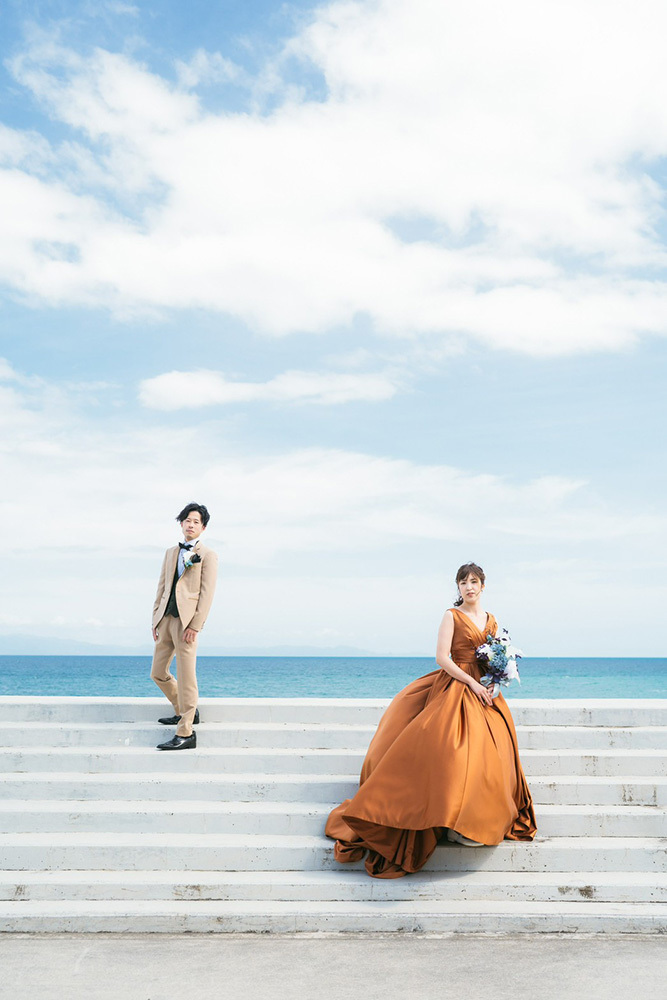 静岡フォトウエディングのフィーノスタイルで撮影した静岡限定の海フォトの新郎新婦