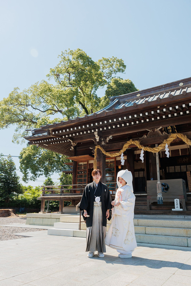静岡フォトウエディングのフィーノスタイルで撮影した焼津神社の新郎新婦