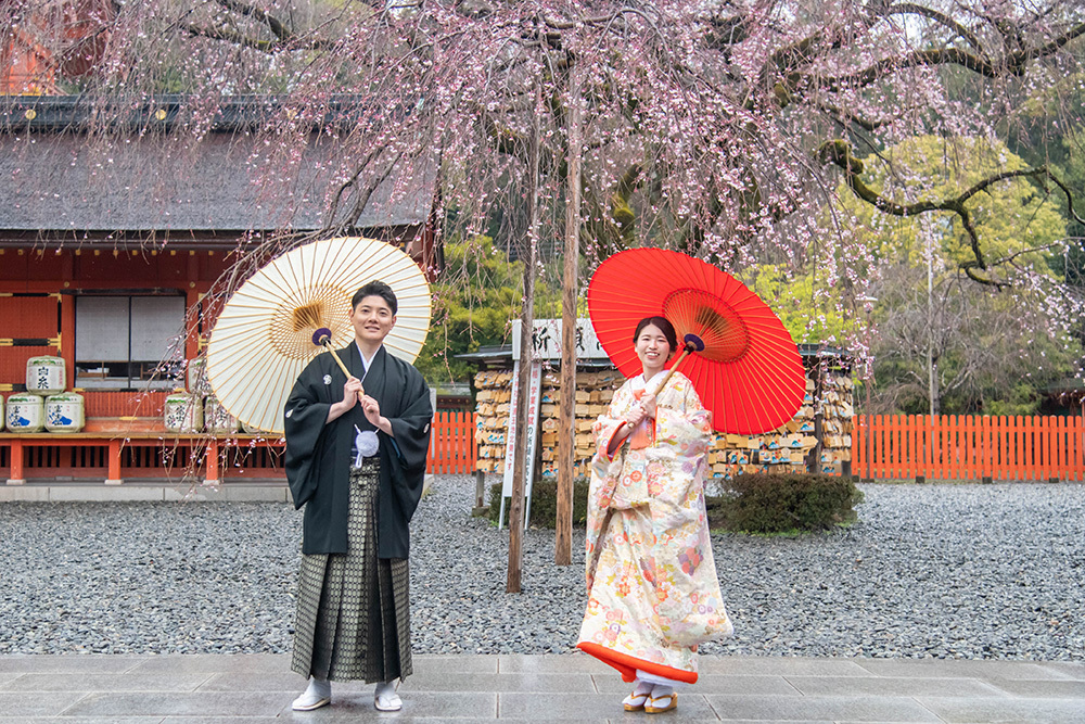 静岡フォトウエディングのフィーノスタイルで撮影した富士宮浅間大社の新郎新婦