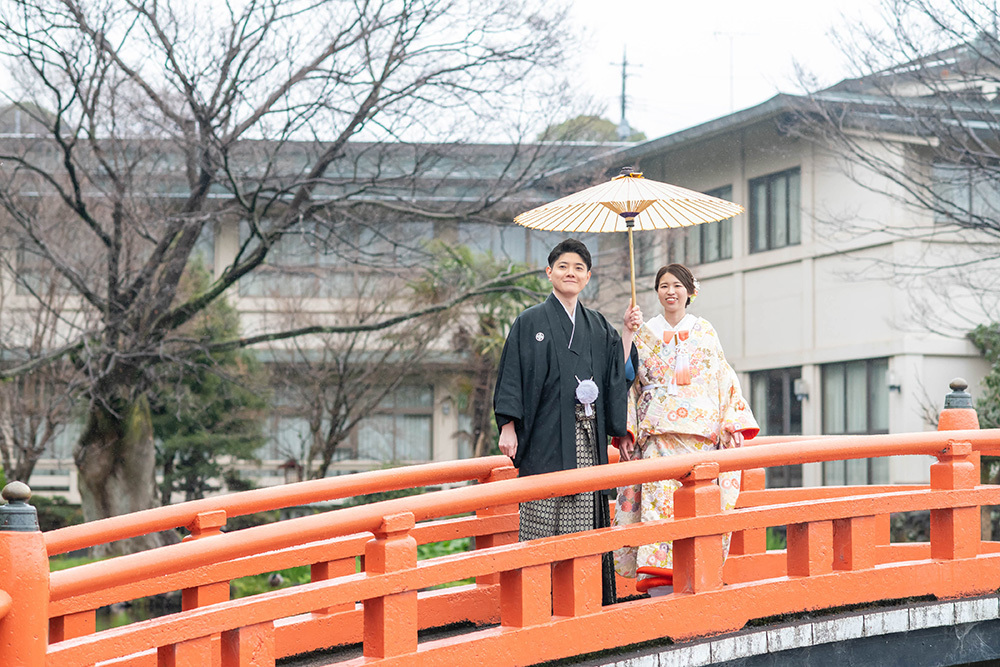 静岡フォトウエディングのフィーノスタイルで撮影した富士宮浅間大社の新郎新婦