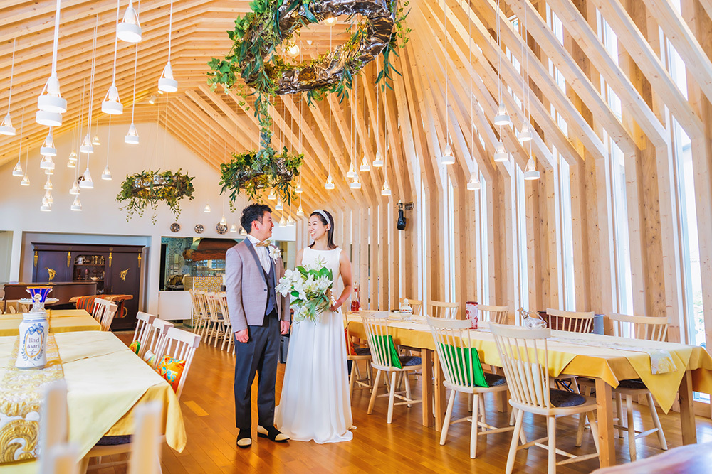 静岡フォトウエディングのフィーノスタイルで撮影した箱根･Casa di Enの新郎新婦