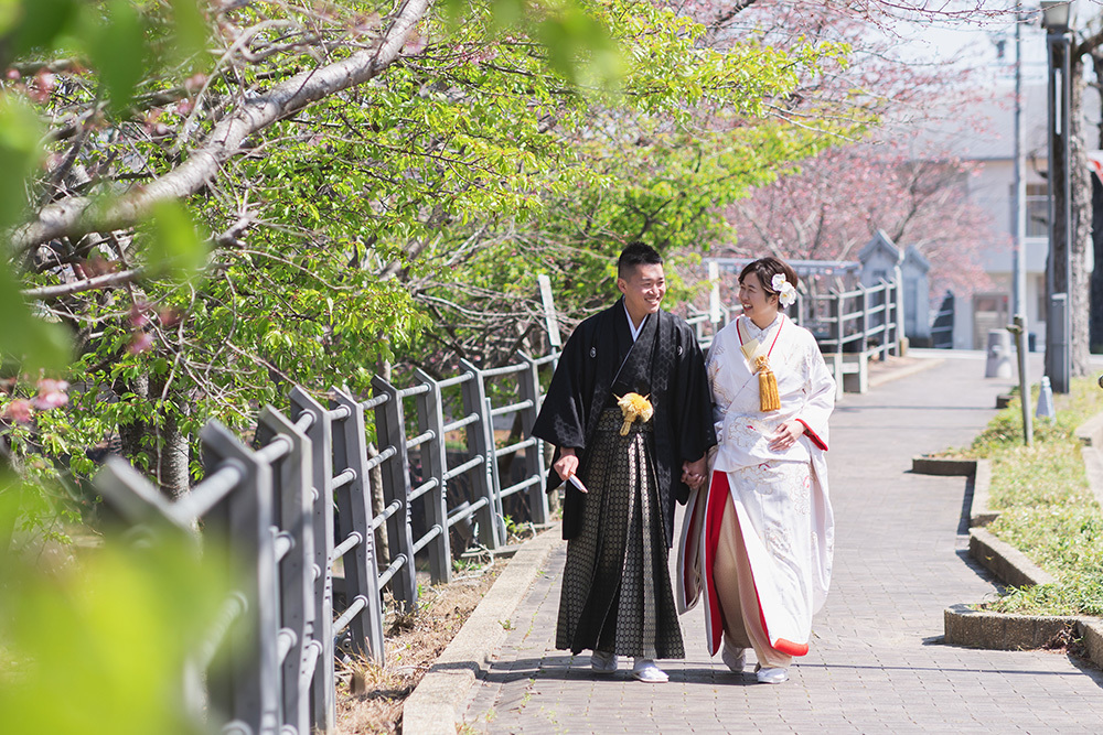 静岡フォトウエディングのフィーノスタイルで撮影した掛川城の新郎新婦