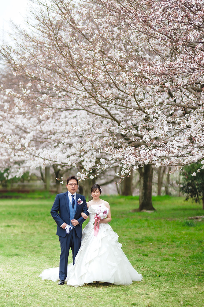 静岡フォトウエディングのフィーノスタイルで撮影した広見公園での新郎新婦