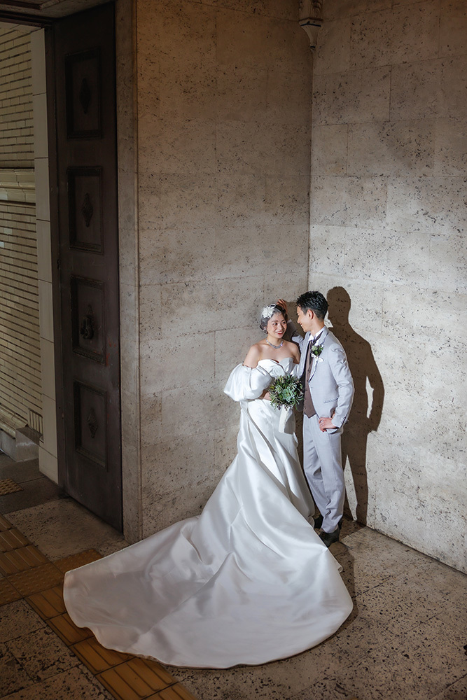 静岡フォトウエディングのフィーノスタイルで撮影した静岡市役所旧庁舎の新郎新婦