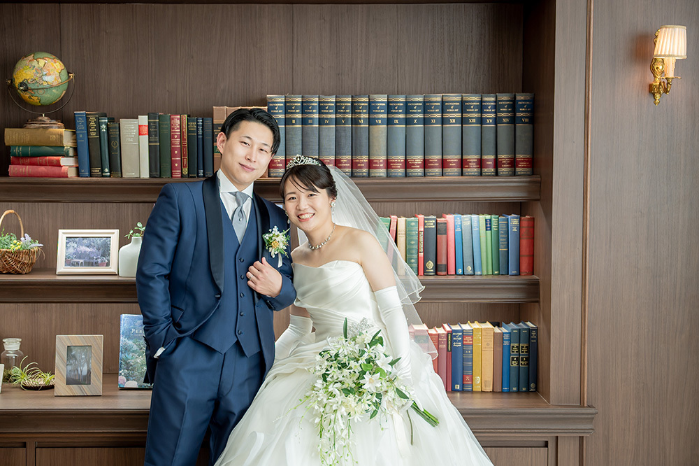 静岡フォトウエディングのフィーノスタイルで撮影したフィーノ富士店スタジオの新郎新婦の記念写真撮影