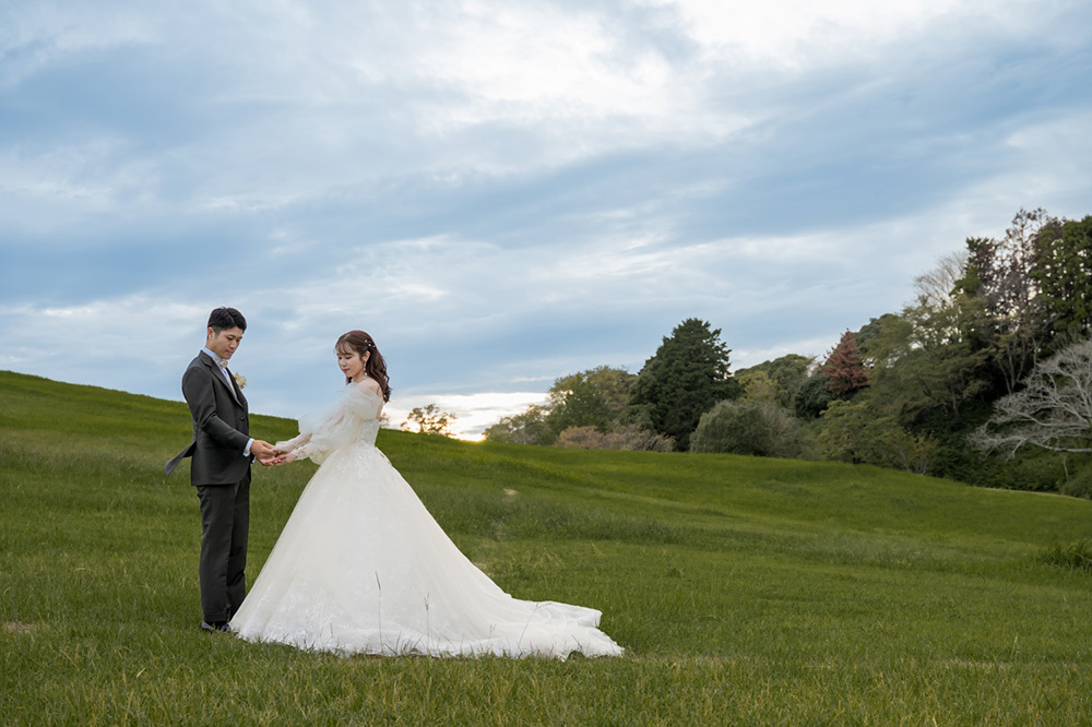 静岡フォトウエディングのフィーノスタイルで撮影した、つま恋の新郎新婦