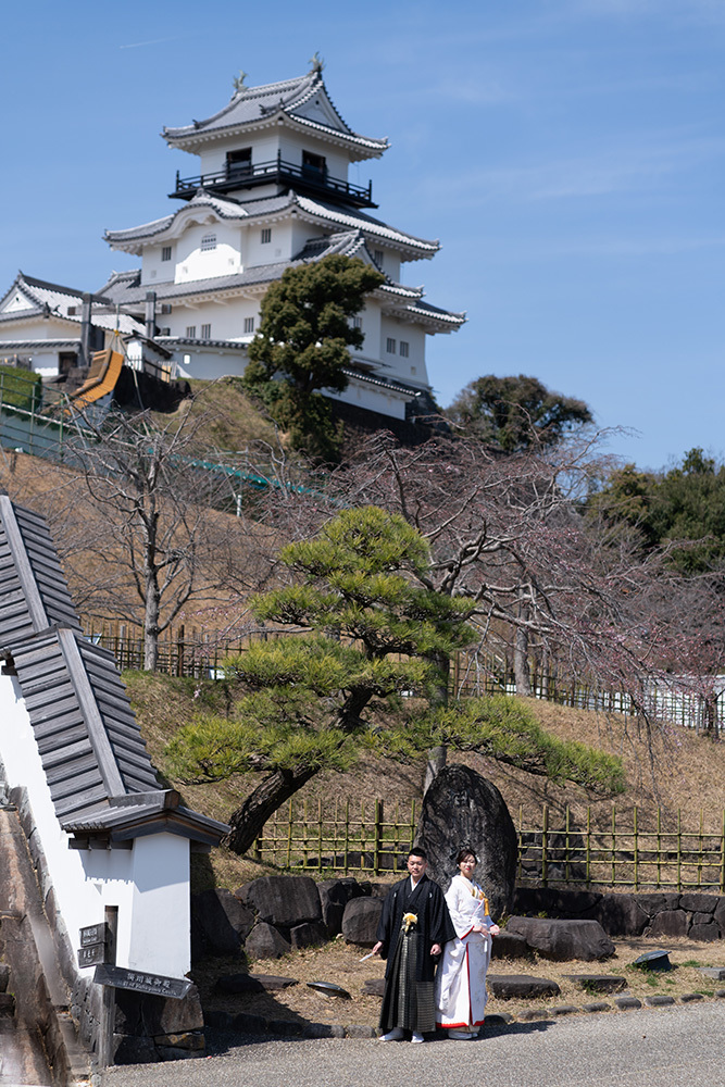 静岡フォトウエディングのフィーノスタイルで撮影した掛川城の新郎新婦