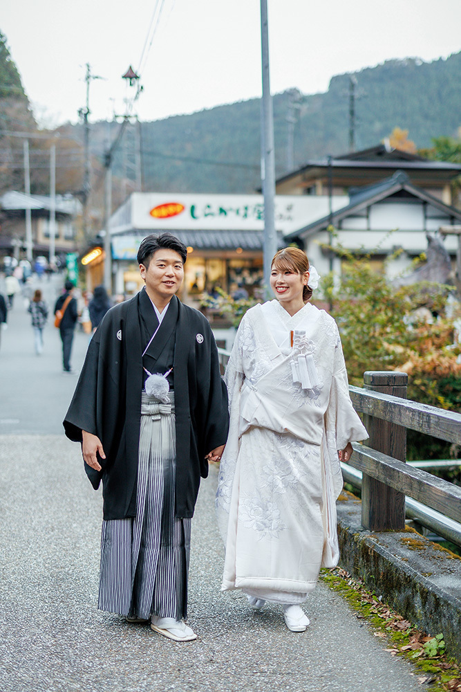 静岡フォトウエディングのフィーノスタイルで撮影した川根･寸又峡の新郎新婦の結婚の記念写真