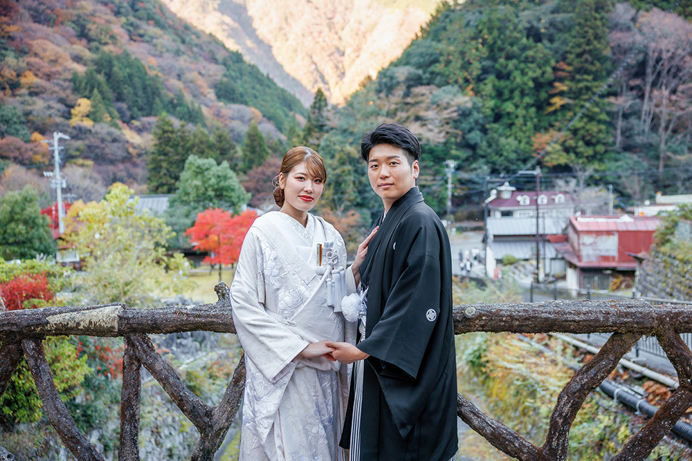 静岡フォトウエディングのフィーノスタイルで撮影した川根･寸又峡の新郎新婦の結婚の記念写真