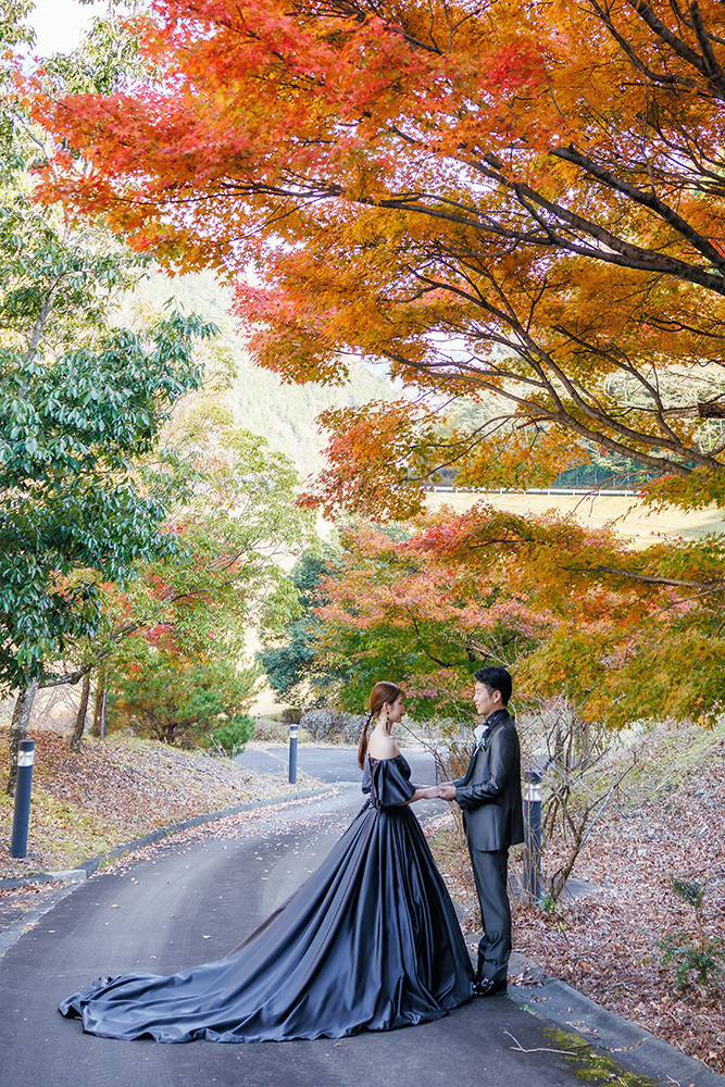 静岡フォトウエディングのフィーノスタイルで撮影した川根･寸又峡の新郎新婦の結婚の記念写真