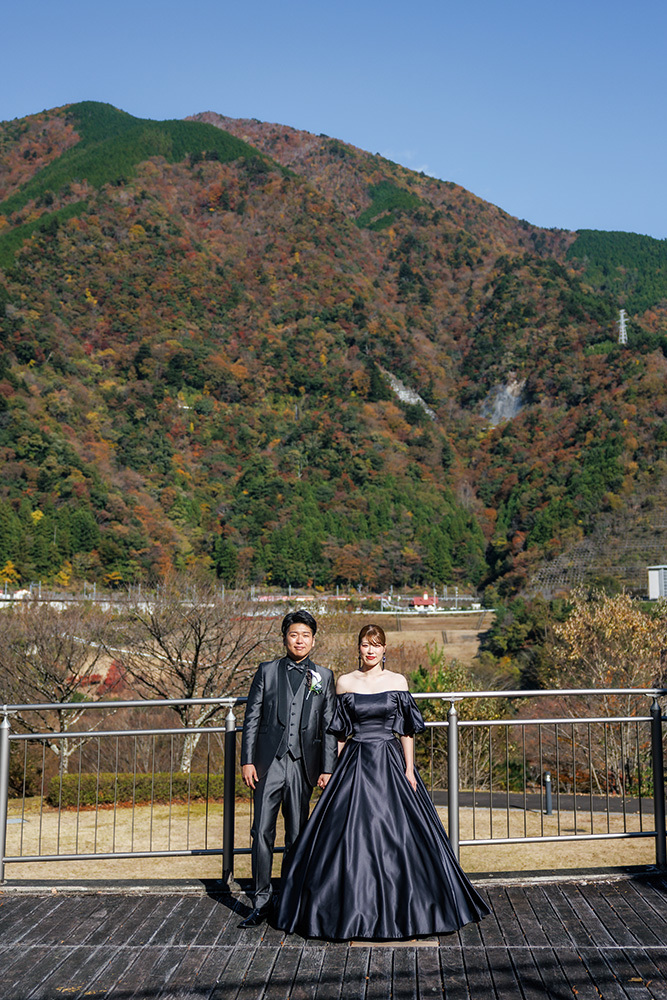 静岡フォトウエディングのフィーノスタイルで撮影した川根･寸又峡の新郎新婦の結婚の記念写真