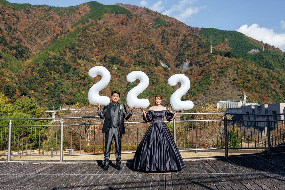 静岡フォトウエディングのフィーノスタイルで撮影した川根･寸又峡の新郎新婦の結婚の記念写真