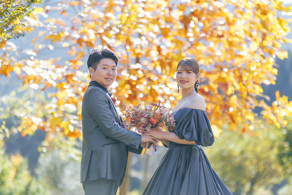 静岡フォトウエディングのフィーノスタイルで撮影した川根･寸又峡の新郎新婦の結婚の記念写真