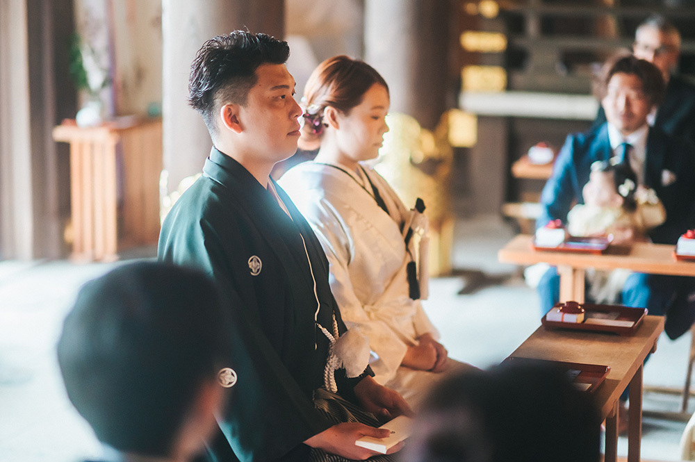 静岡フォトウエディングのフィーノスタイルで撮影した三嶋大社の新郎新婦